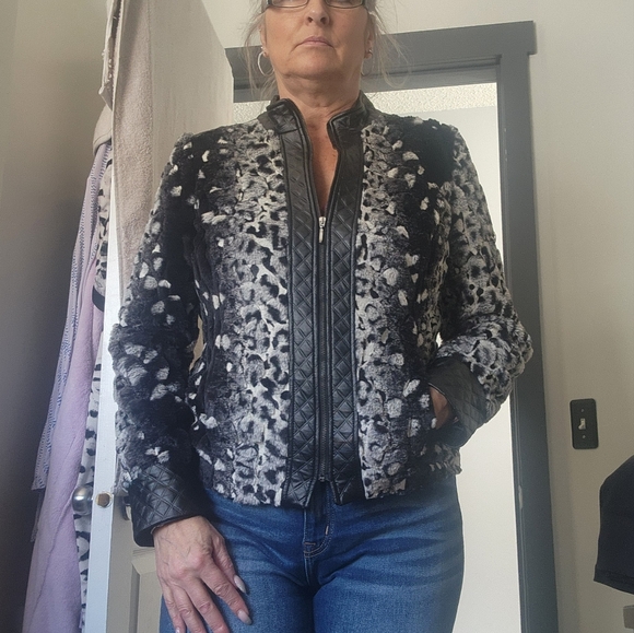 Faux fur jacket - Picture 1 of 6